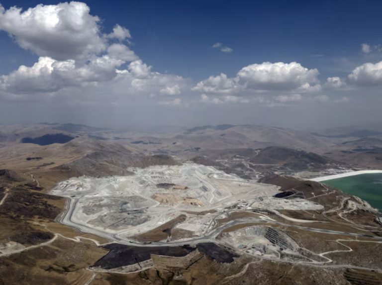 Lee más sobre el artículo Valores mineros en la cúspide de un superciclo impulsado por la demanda de metales y el auge de la IA