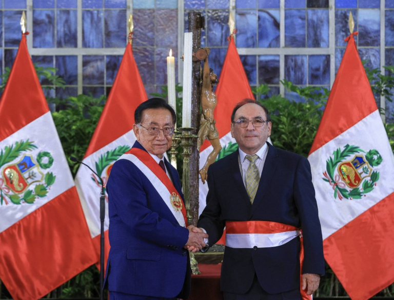 Lee más sobre el artículo Ángelo Alfaro Lombardi juramenta como nuevo ministro de Energía y Minas