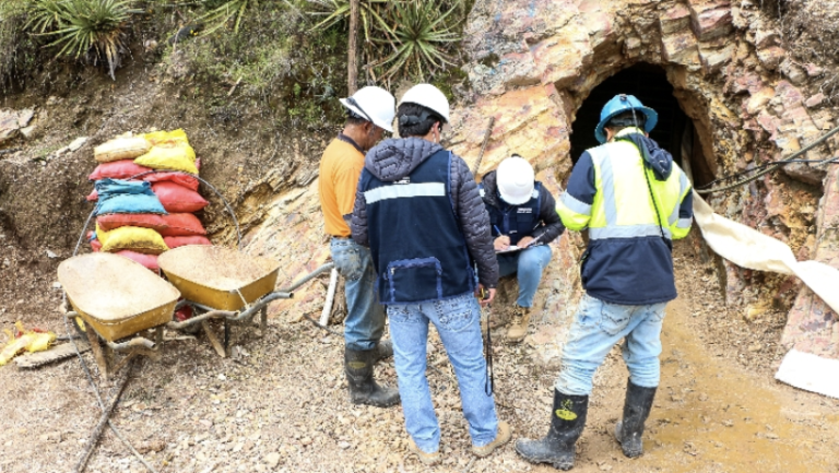 Lee más sobre el artículo Gobierno prorroga por 60 días el Estado de Emergencia en nueve distritos de Cajamarca por minería ilegal y crimen organizado