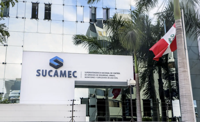 Lee más sobre el artículo SUCAMEC renovó masivamente su cuadro directivo: doce cargos designados bajo el Superintendente Eswin Manay Guerrero